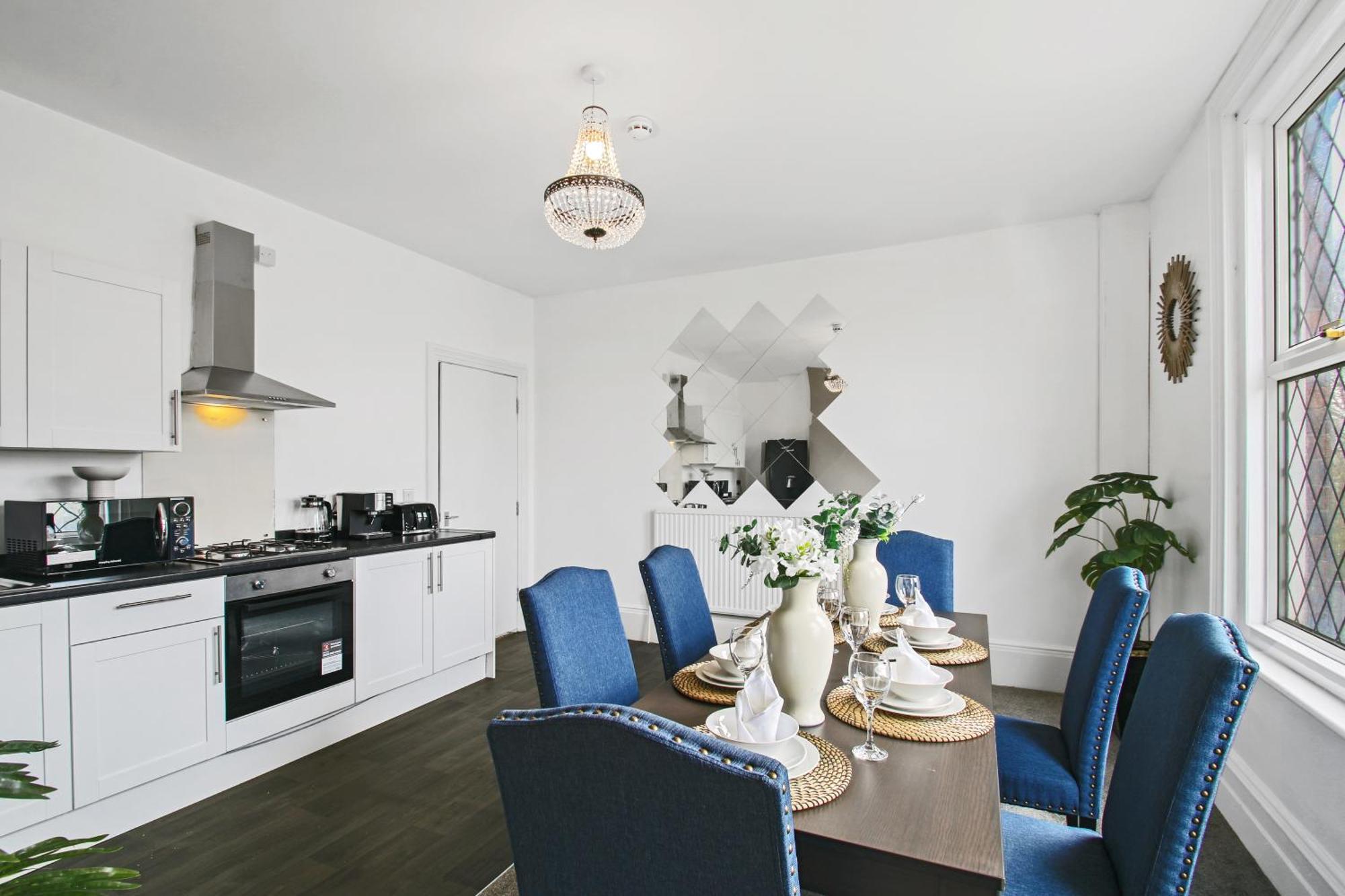 Home In Woodhouse, Leeds Лидс Экстерьер фото